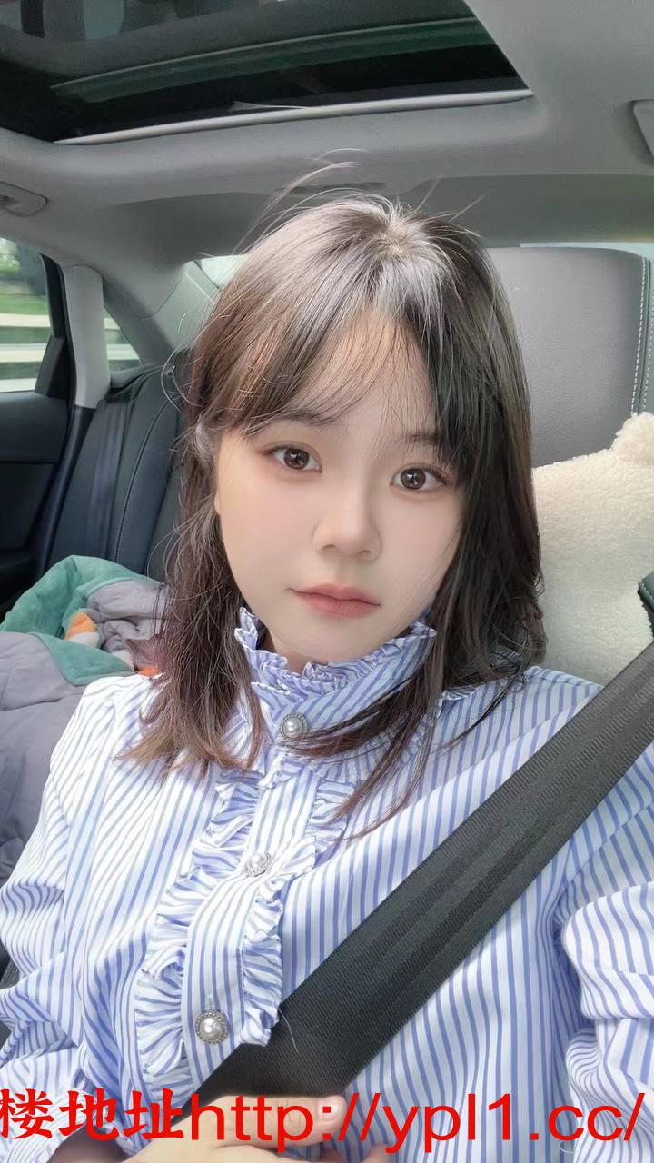 妹妹身材真的超好，长的又好看，有些小女友的感觉。提前叫老师换上我喜欢的小黑丝