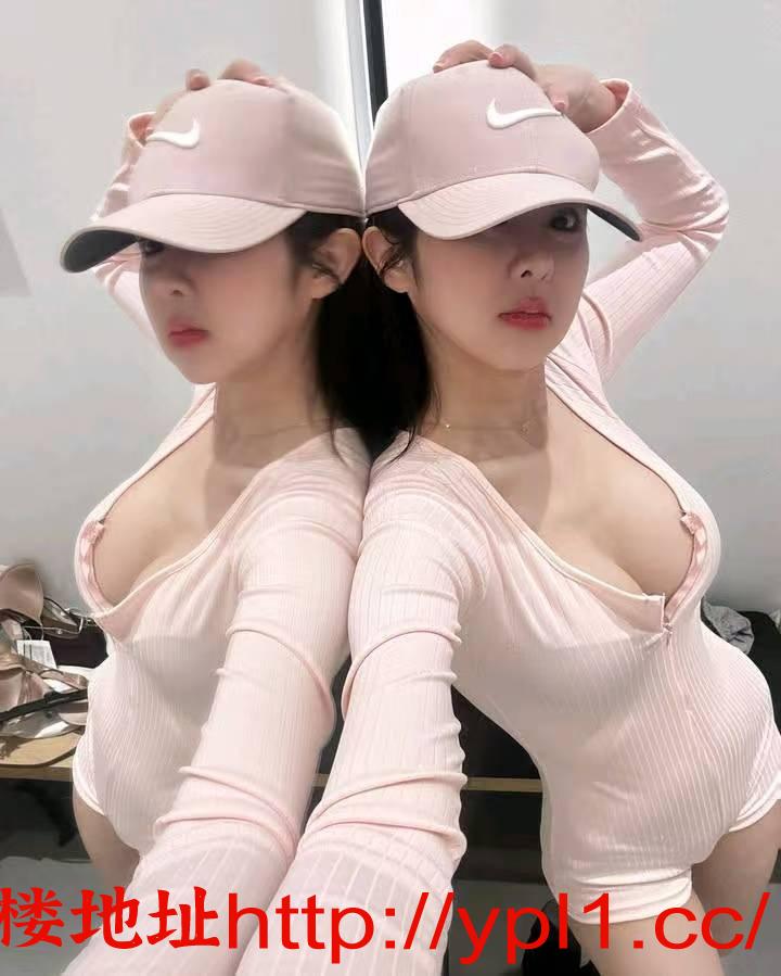 抱操苗条妹子叫的非常大声