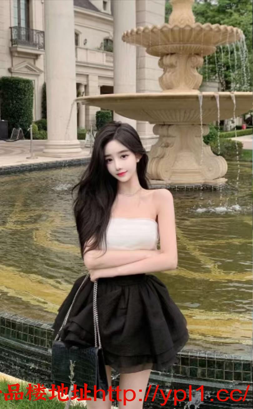 极品嫩妹自做自聊服务一流