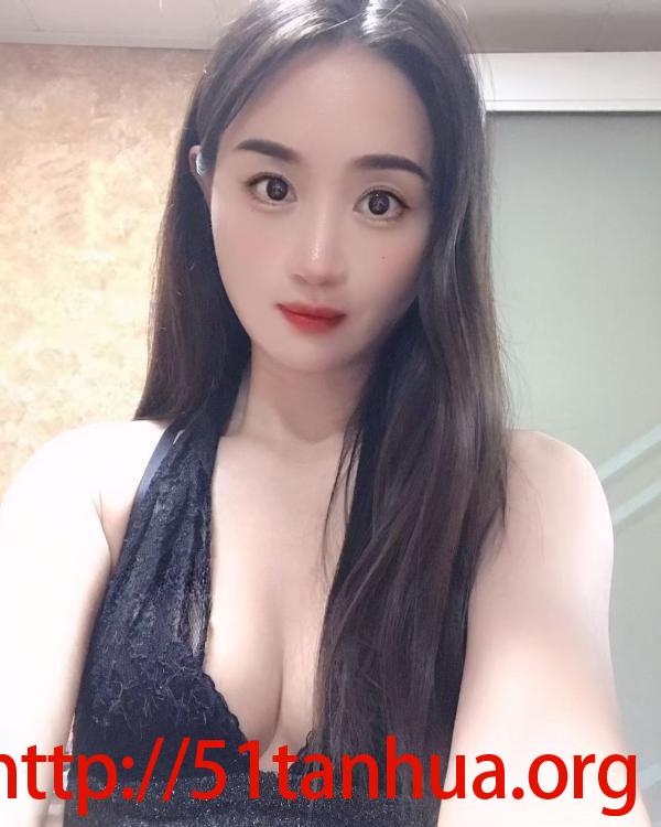 南坪身材火辣美女糖糖