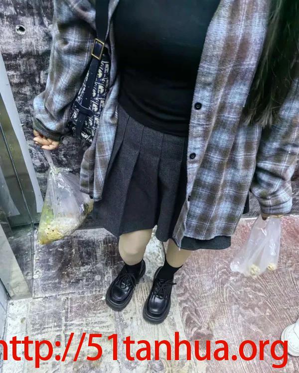 丰满妹子小泰坦