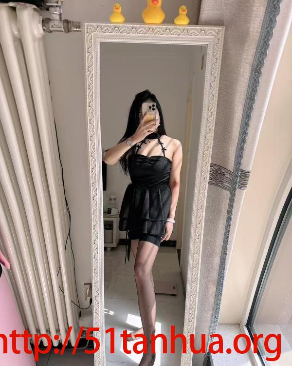 东丽D奶玉腿骚妇